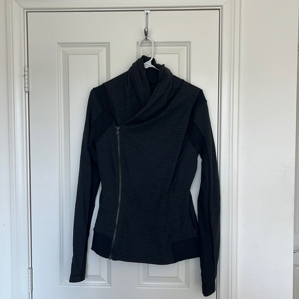 Lululemon black with grey stripes double zipper. Supper comfy